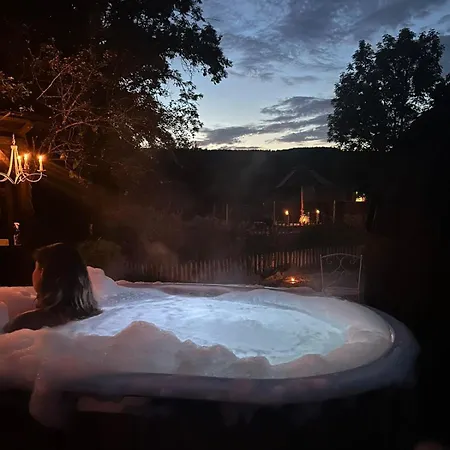 キャンプ場 La Luxueuse Avec Jacuzy Lavacherie