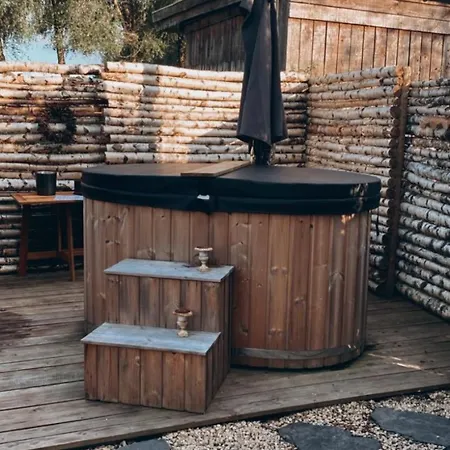 La Luxueuse Avec Jacuzy Lavacherie