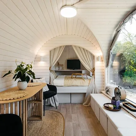 La Luxueuse Avec Jacuzy *