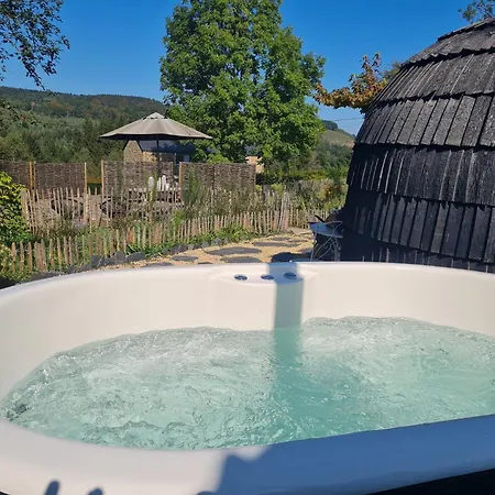 La Luxueuse Avec Jacuzy