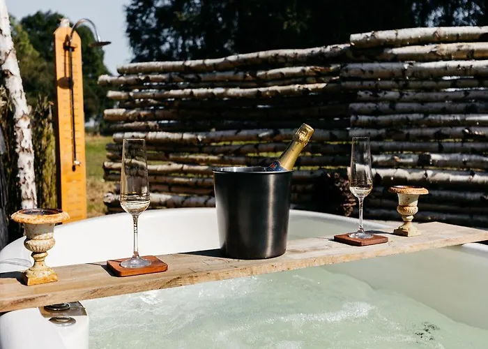 营地 La Luxueuse Avec Jacuzy 拉瓦什里