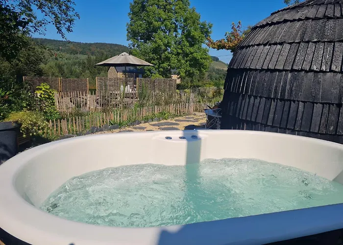 La Luxueuse Avec Jacuzy