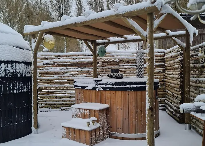 营地 La Luxueuse Avec Jacuzy *