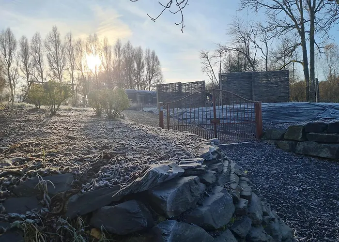 La Luxueuse Avec Jacuzy 拉瓦什里